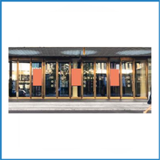 Outdoor & Indoor Screen Advertising – Main Entrance